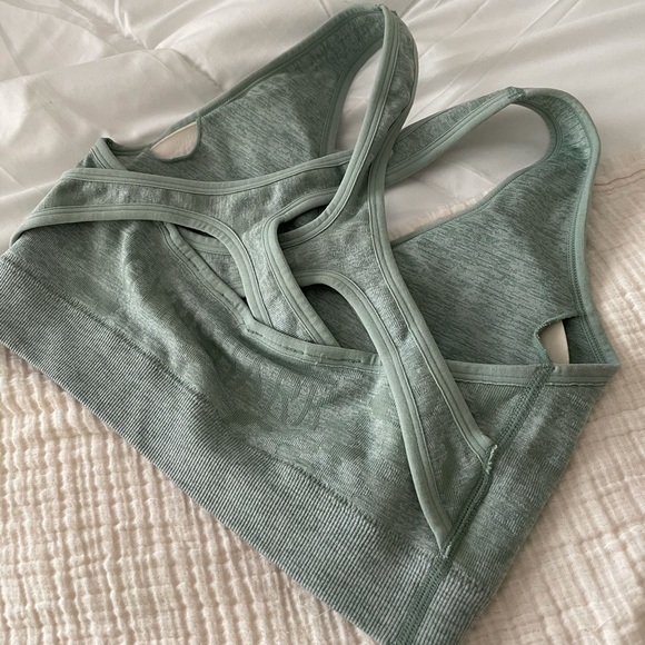 Gymshark Camo Sports Bra - Picture 2 of 3